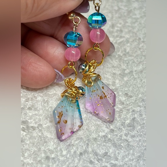 🌸Pink/blue with glitter- sea shells/carved stones copper earrings-artisan NEW - Picture 9 of 9